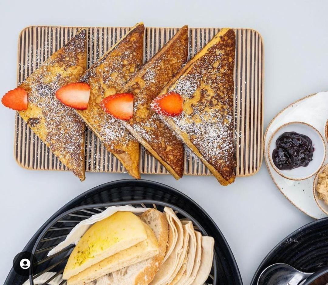 Mina Hotel And Residences By The Torch Ad Dawhah Esterno foto French toast